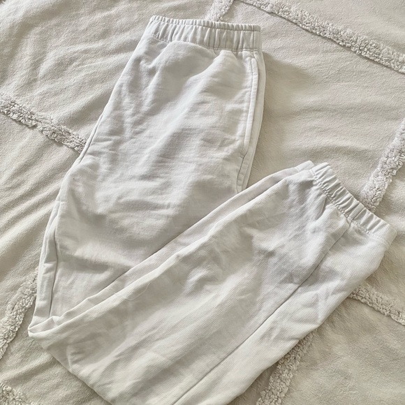 ADIKA white "dream" sweatpants - Picture 2 of 3